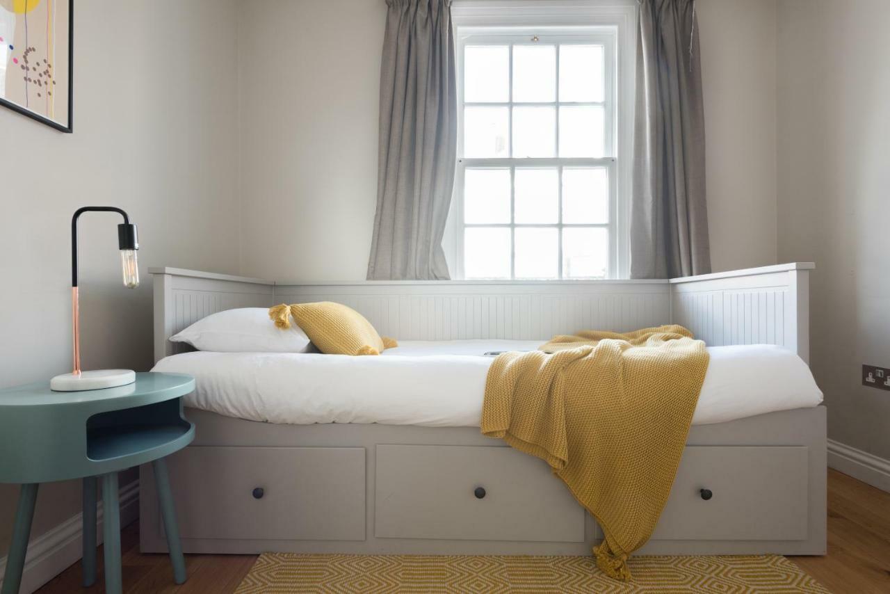 The Navy Court - Scandinavian Inspired 4Bdr Home Oxford Exterior photo